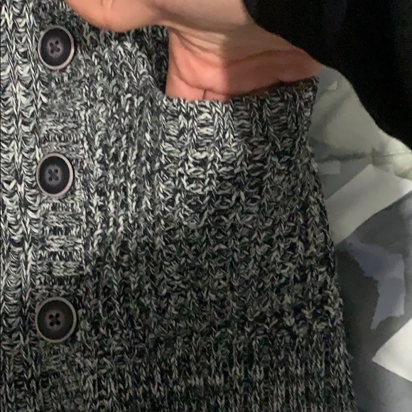 Cardigan - Picture 5 of 5